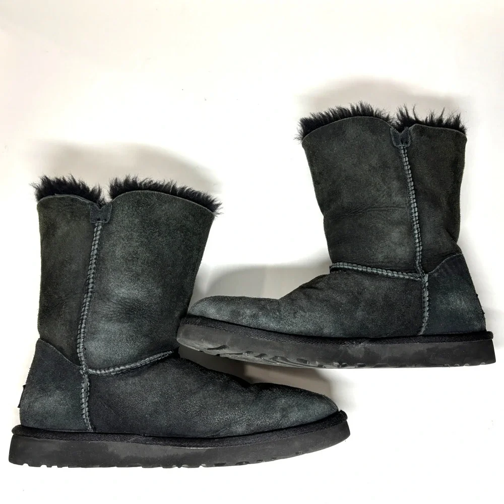 UGG Bailey Button 5803 Boots Women Size 8 Black Suede Shearling Mid Calf‎